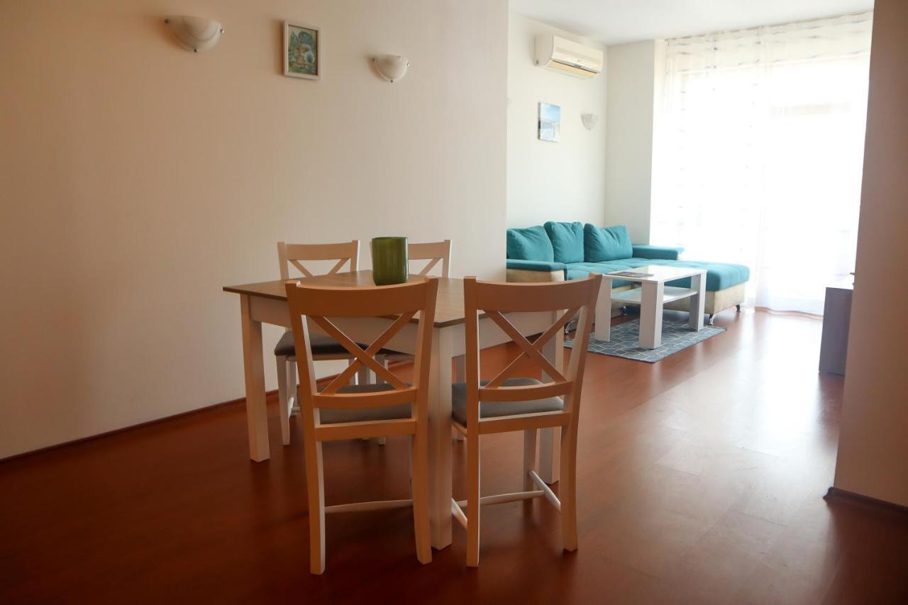 White Coast Beach Apartments Kavarna Ngoại thất bức ảnh