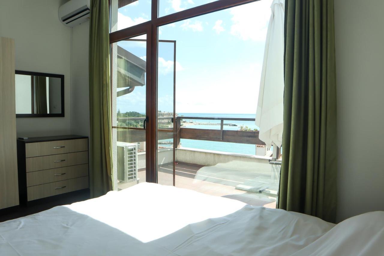 White Coast Beach Apartments Kavarna Ngoại thất bức ảnh