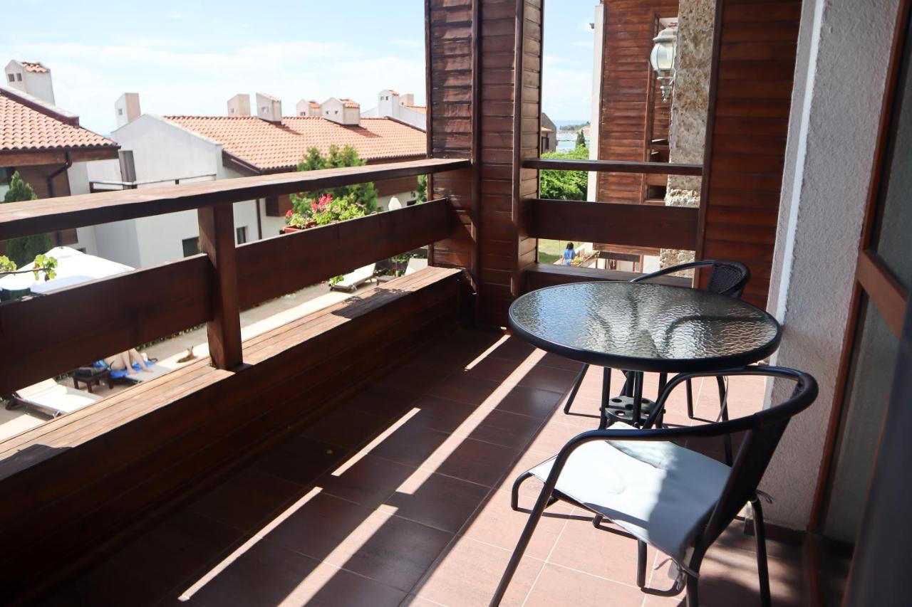 White Coast Beach Apartments Kavarna Ngoại thất bức ảnh