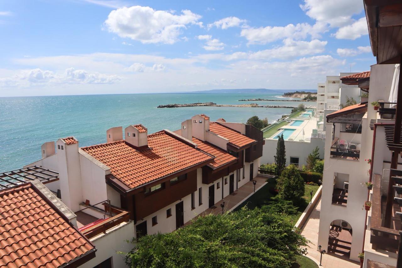 White Coast Beach Apartments Kavarna Ngoại thất bức ảnh