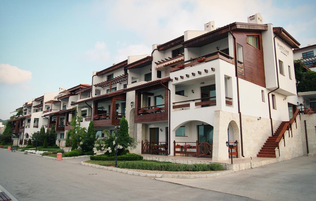 White Coast Beach Apartments Kavarna Ngoại thất bức ảnh
