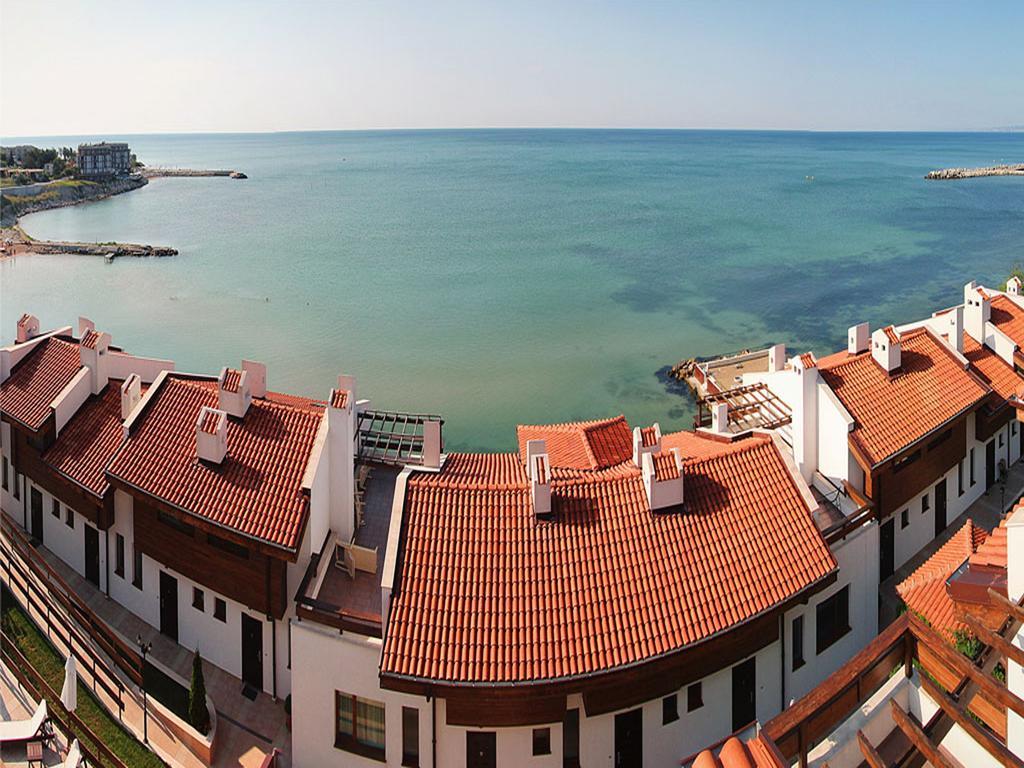 White Coast Beach Apartments Kavarna Ngoại thất bức ảnh