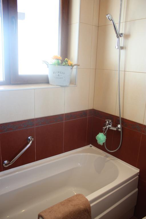 White Coast Beach Apartments Kavarna Ngoại thất bức ảnh