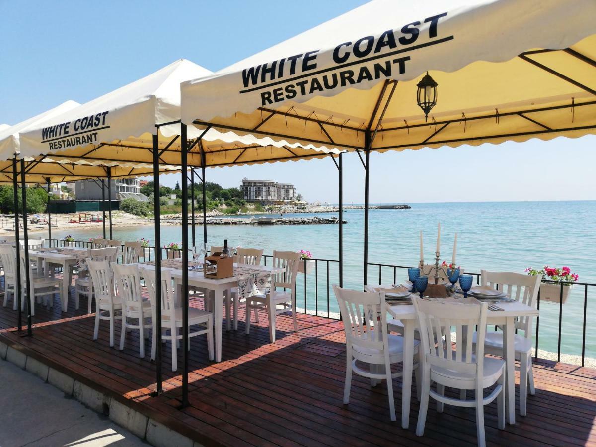White Coast Beach Apartments Kavarna Ngoại thất bức ảnh