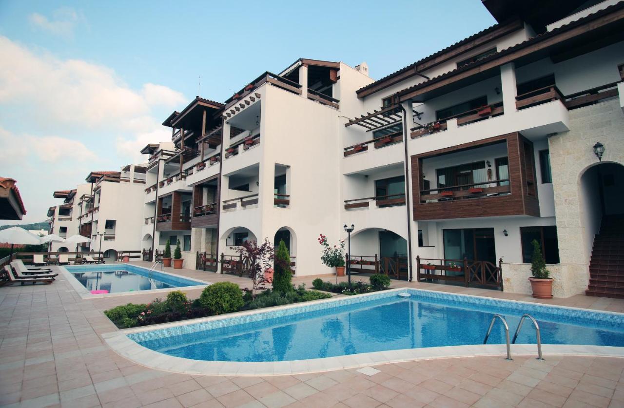 White Coast Beach Apartments Kavarna Ngoại thất bức ảnh